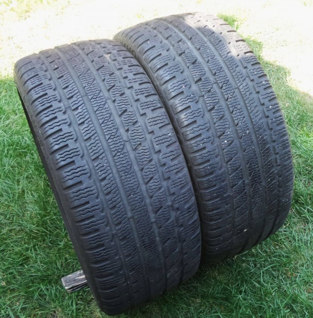 225/40 R18 Kumho Tli gumik