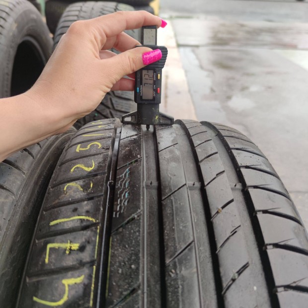 225/40 R18 Kumho nyári gumi 48000ft a 2db/47/