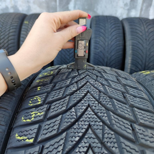 225/40 R18 Momo téli gumi 99500ft a 4db /16/