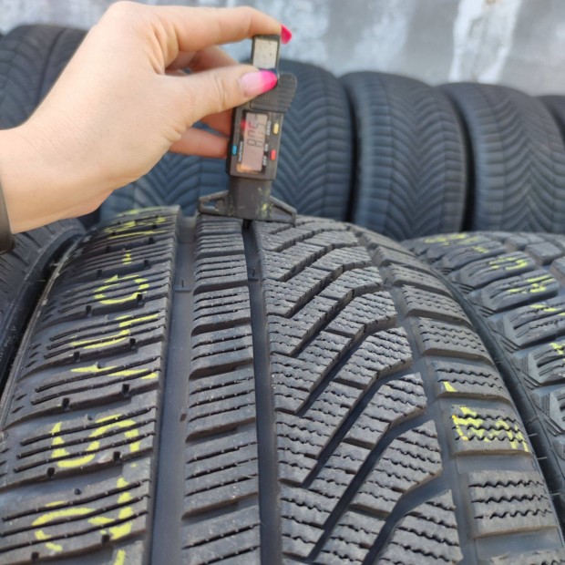 225/40 R18 Petlas téli gumi 99500ft a 4db /12/