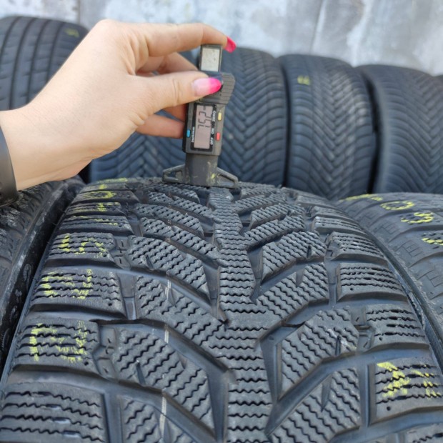 225/40 R18 Syron téli gumi 99500ft a 4db /17/