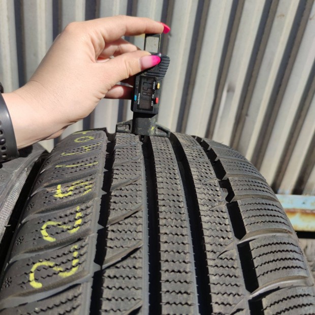 225/40 R18 Tomket téli gumi 99500ft a 4db /23/