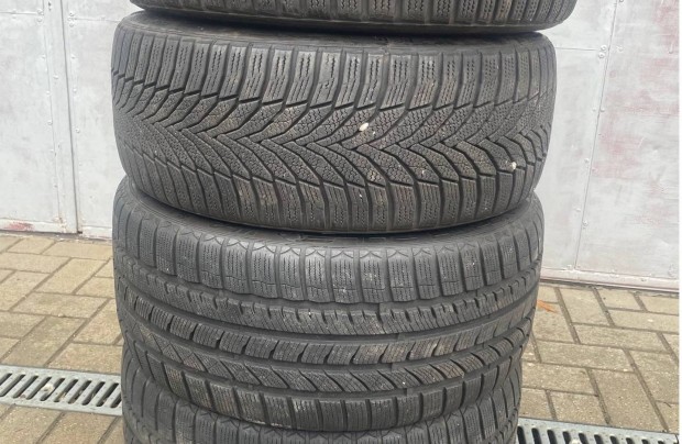 225/40 R18 és 245/40 R18 Téli gumi szett