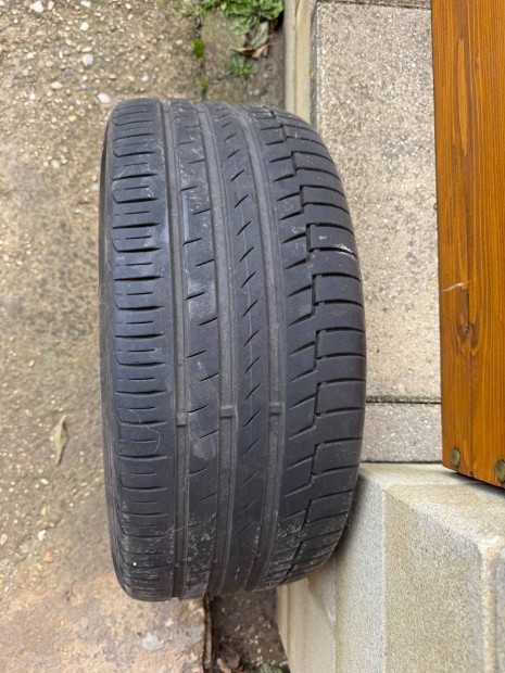 225/40/R18 ny�ri gumi