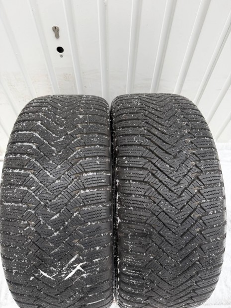 225/40 R18 t�li gumi. Laufenn