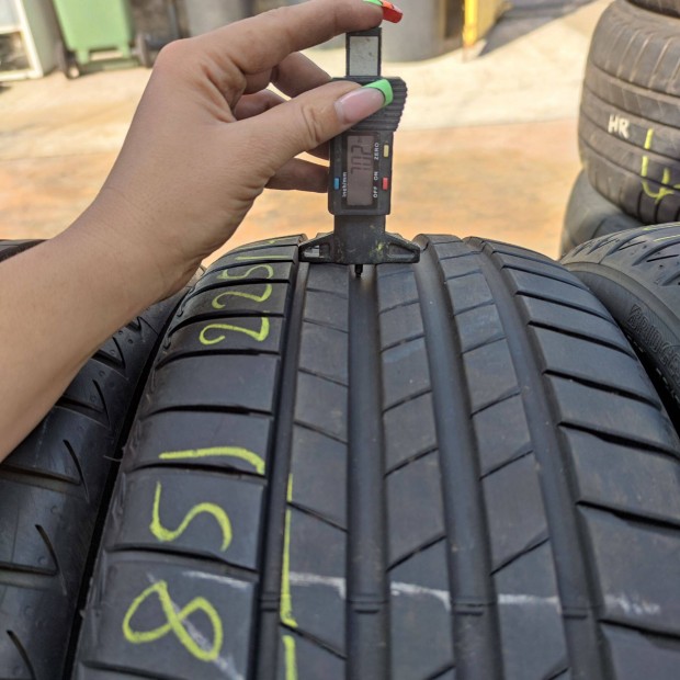 225/40 R19 Bridgestone nyri gumi 140000ft a 4db/185/