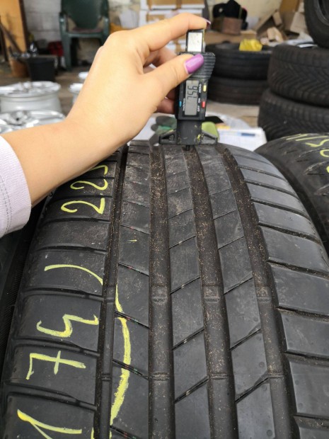 225/40 R19 Bridgestone nyri gumi 145000ft a 4db/174/