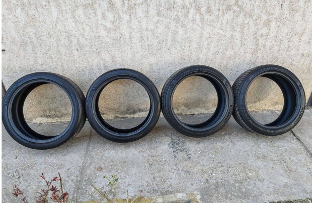225/40 Z R18-as ny�ri gumi garnit�ra
