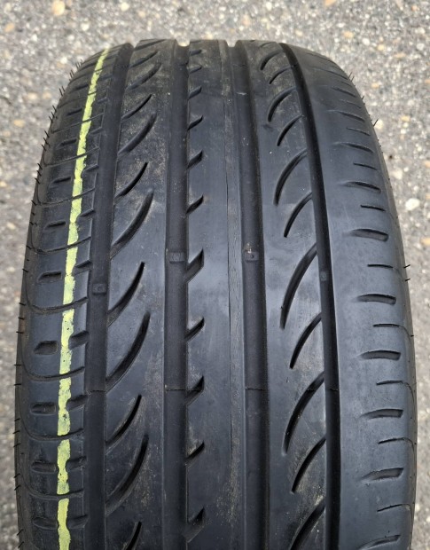 225/40 r18 Pirelli Pzero Nero gt. 1db.