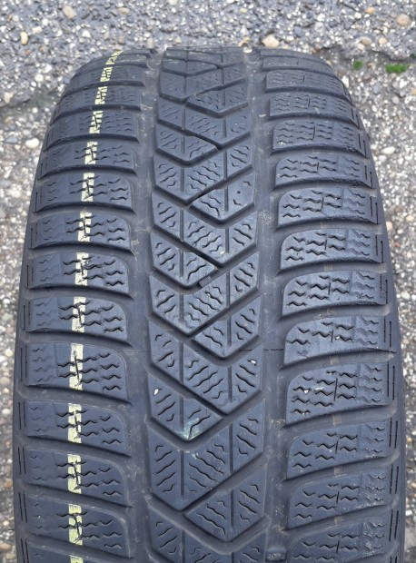 225/40 r18 Pirelli Sottozero 3 Winter. 1db.