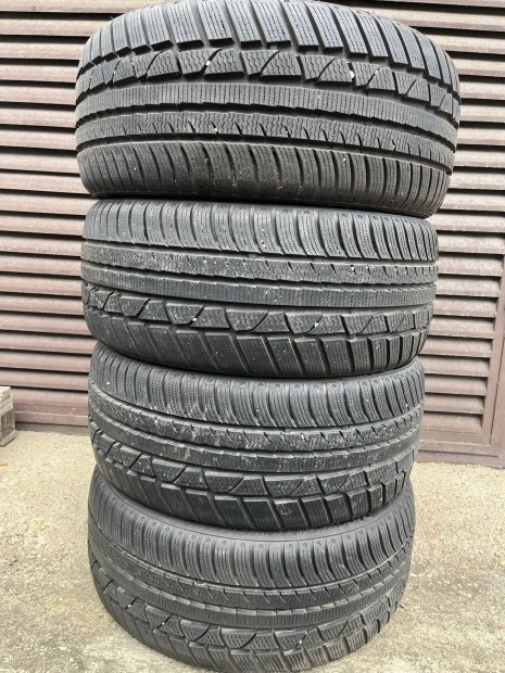 225/40 r18 tli gumi garnitra