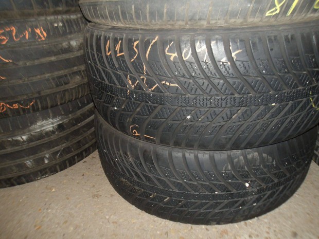 225/40r18 Nexen négyévszakos gumi ajándék szereléssel