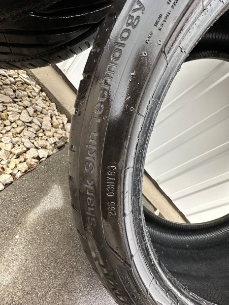 225/40r18 Uniroyal nyri gumi