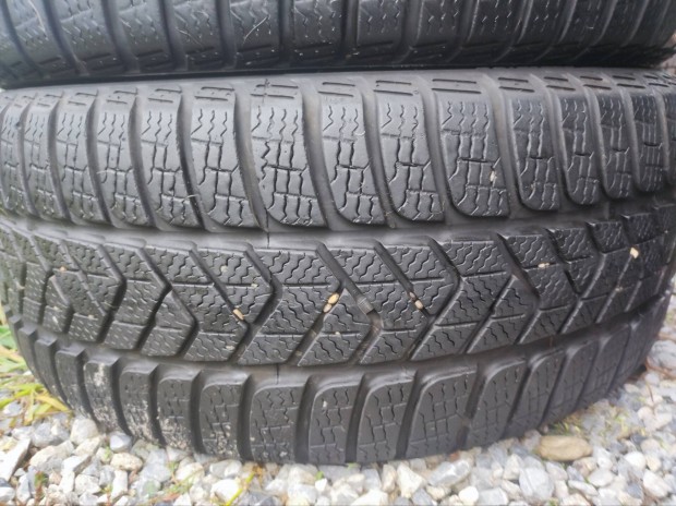 225/40r18as Pirelli tligumi