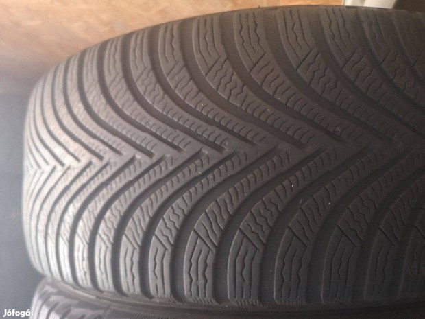 225/45R17 2db Michelin Alpin tligumi