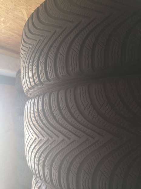 225/45R17 2db Michelin Alpin tligumi