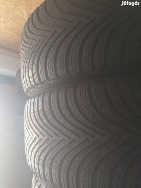 225/45R17 2db Michelin Alpin tligumi