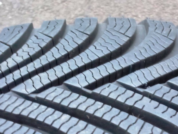 225/45R17 Michelin Alpin 5 tli 4 db