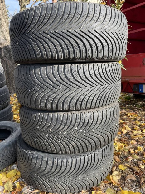 225/45R17 Michelin tligumik