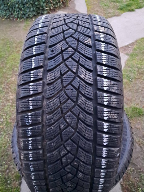 225/45R17 Tli gumi