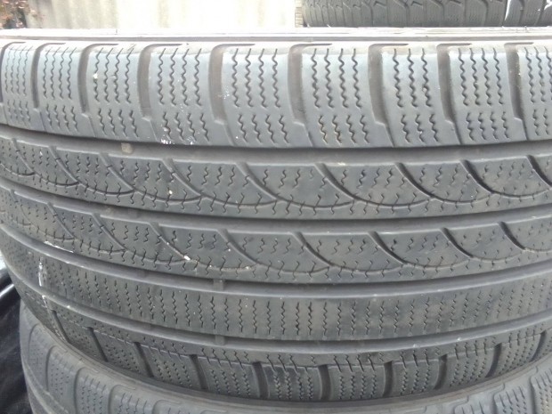 225/45R17 XL Rotolla Ice-plus tli gumi