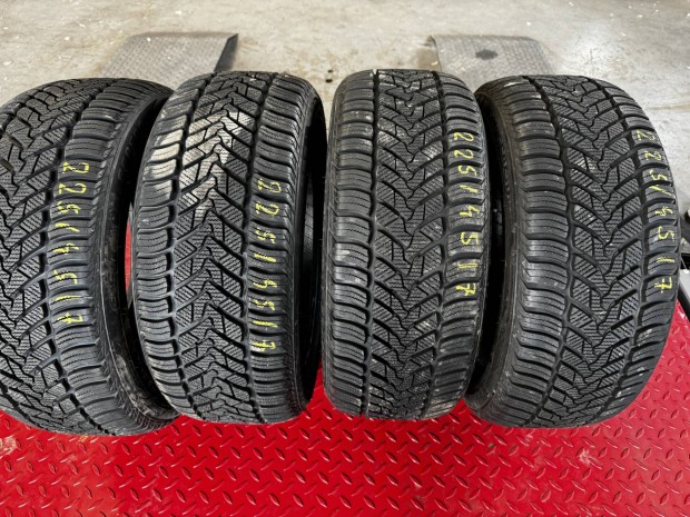 225/45R17  All season