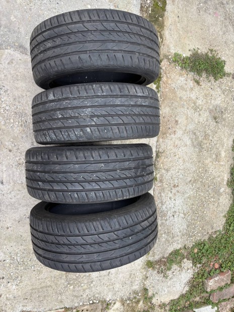 225/45R17 nyári gumi garnitúra eladó
