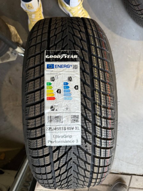 225/45R18 95V XL j tli gumiszett