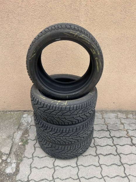 225/45R18 tligumi garnitra elad!