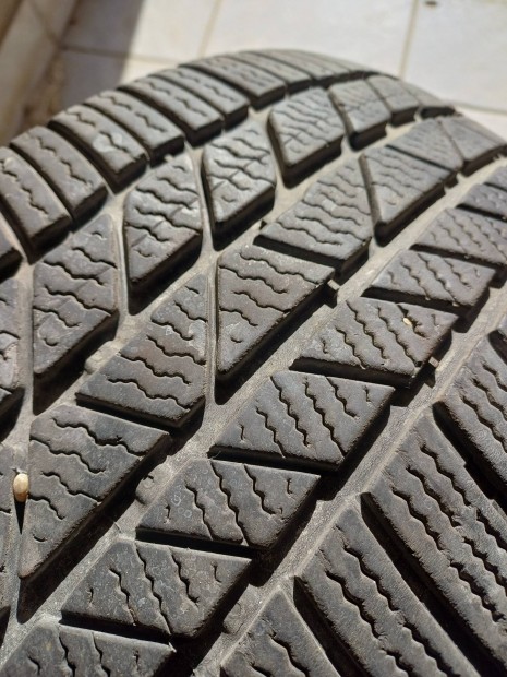 225 45 17 Continental tli