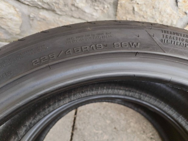 225 45 19 goodyear nyári gumi 2 db 2022.48.hét