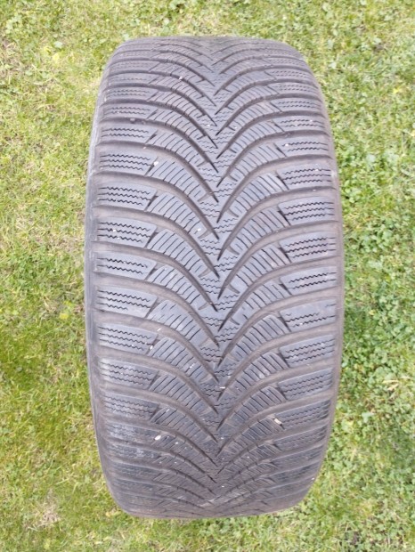 225/45 R17 Hankook tligumi