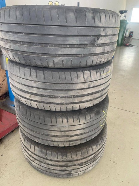 225/45 R17 Michelin