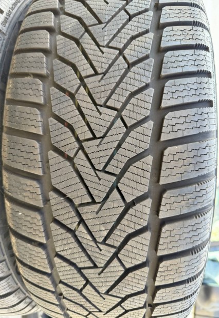 225/45 R17 Téli gumi Új 2024! Uniroyal