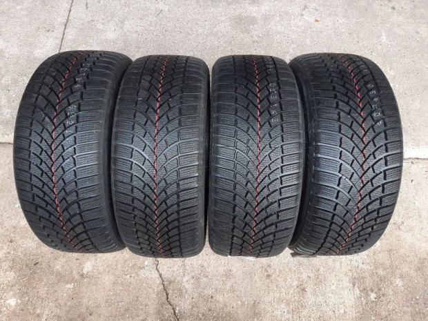 225/45 R17 -j tli Bridgestone