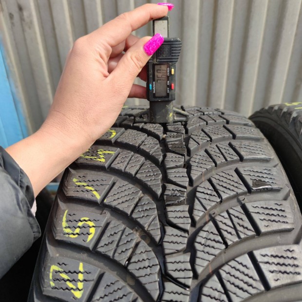 225/45 R18 Kumho téli gumi 89000ft a 4db/90/