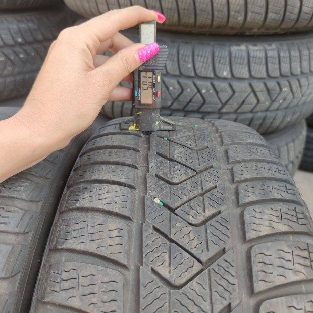 225/45 R18 Pirelli téli gumi 20000ft a 2db/151/