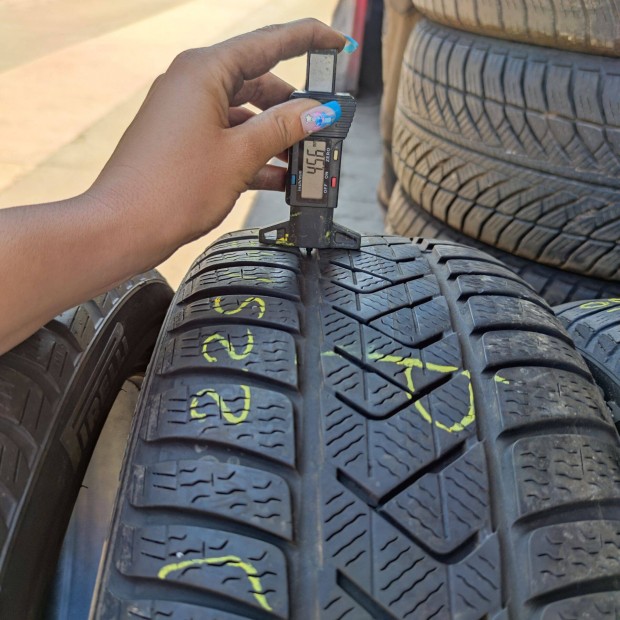 225/45 R18 Pirelli téli gumi 33000ft a 4db/201/