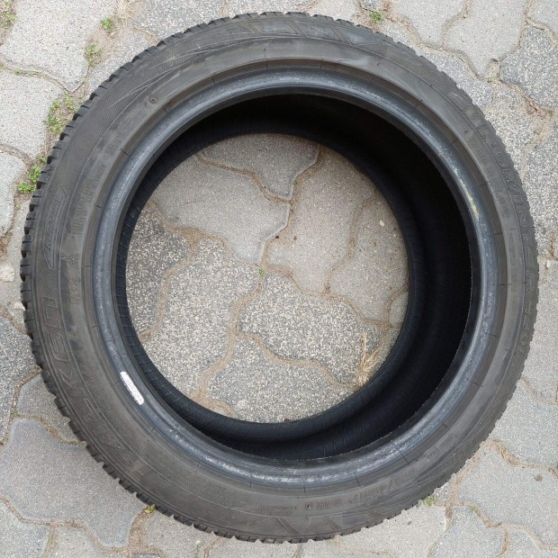 225/45 r17 Falken tli gumi