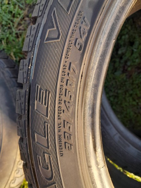 225 45 r17 Goodyear gumi 