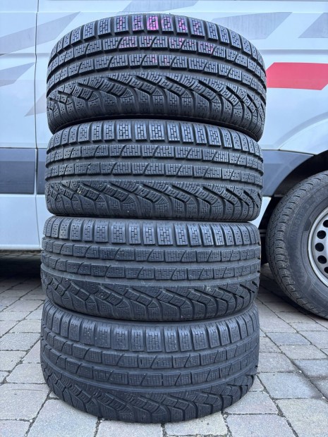 225/45 r17  225/45r17  Pirelli tli gumi  