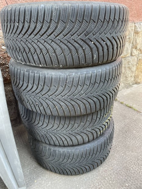 225/45 r17 tligumi szett