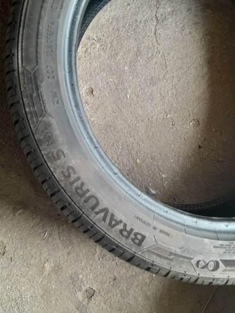 225 45 r17 top gumi szinte uj