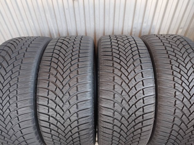 225 45 r18 Bridgestone téligumi garnitúra