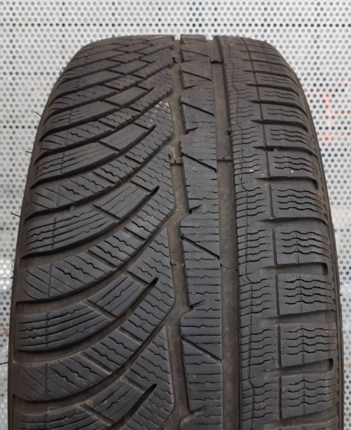 225/45 r18 Michelin Pilot Alpin. Defekttrs. 4db.