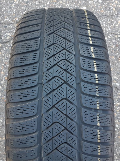 225/45 r19  Pirelli Sottozero 3 winter. 1db.