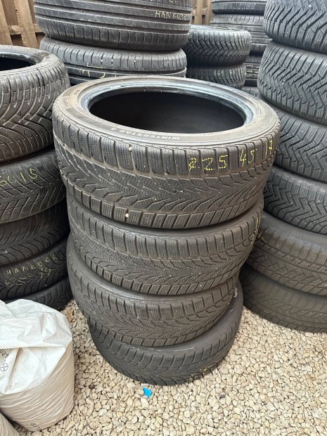 225/45r17 Point S tli gumi szett elad