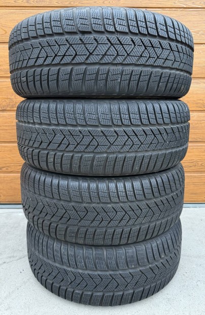 225/50R17 Pirelli Sottozero 3 RSC téli gumi szett dot23 225/50 R17 BMW