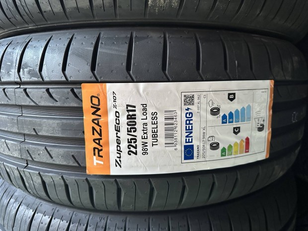 225/50R17 j Trazano nyri gumik elad.