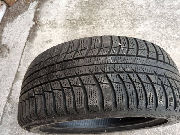 225/50R17 tli gumi